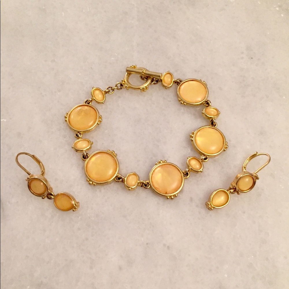 Necklace and earrings set